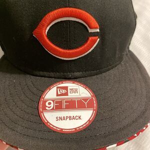 New Era 9Fifty Cincinnati Reds Snapback Hat Baseball MLB Cap w/pattern Black Red